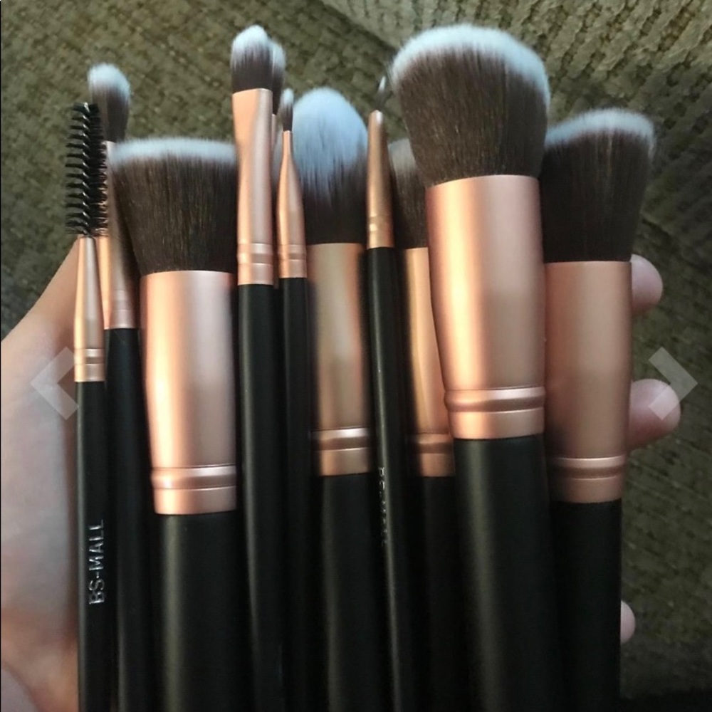 Makeup brushes